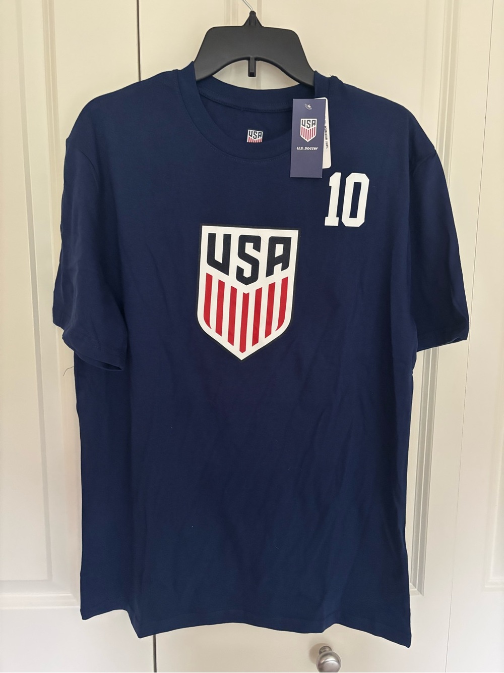 NWT US Soccer Christian Pulisic 10 men’s medium Navy Blue T-Shirt USMNT Football